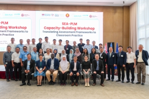 SEA-PLM Regional Secretariat with a representative of Ministry of Education