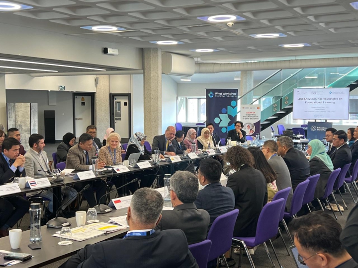 Participants at the ASEAN  Ministerial Roundtable on Foundational Learning held at the 2025 Education World Forum in London, United Kingdom